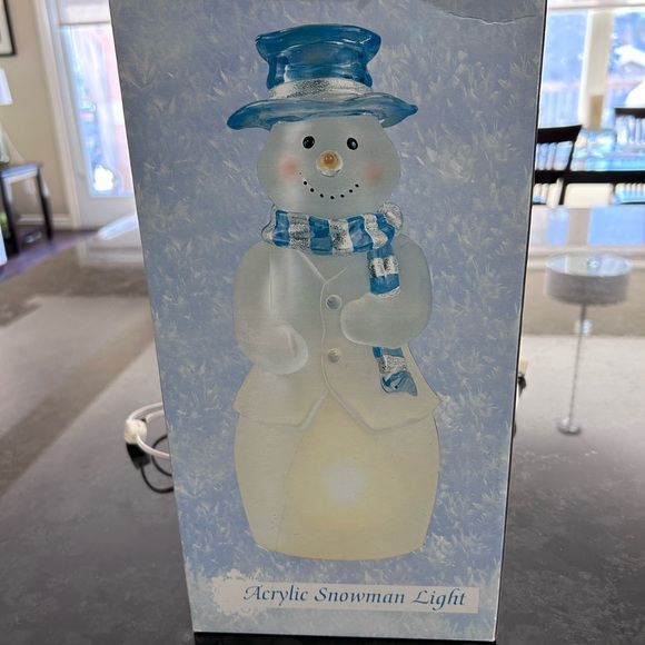 Snowman with plug in light. - Picture 6 of 8